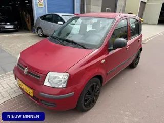 Fiat Panda 1.2 Active 2010 Niet mooi, wel goed. APK 3-27 Distributie is in 2024 vervangen. Alle reke