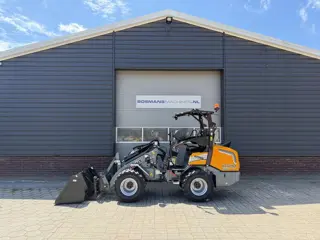 Giant G2700 X-TRA HD+ minishovel NIEUW skid banden €695 LEASE