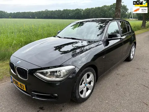 BMW 1-serie 114i EDE Corporate Edition Sport/Zeer netjes/Boekjes/Airco/Xenon