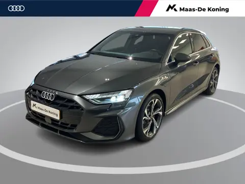 Audi A3 Sportback 40 TFSIe 150kW/204PK S Line · Drive select · Leder/Stof · Camera + Parkeersensoren