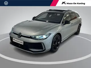 Volkswagen Passat Variant 1.5eHybrid 200kW/272PK R-Line Black Style DSG · Panoramadak · Trekhaak · L