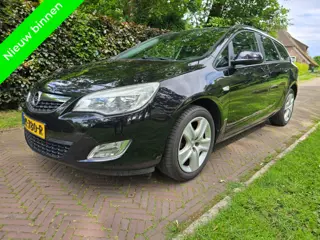 Opel Astra Sports Tourer 1.4 Turbo Edition (bj 2011)