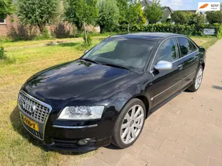 Audi A8 5.2 S8