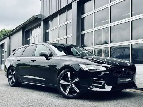 Volvo V90 2.0 T4 R-Design | Blackline | Automaat | Panodak | Trekhaak | Adapt Cruise | Standkachel |