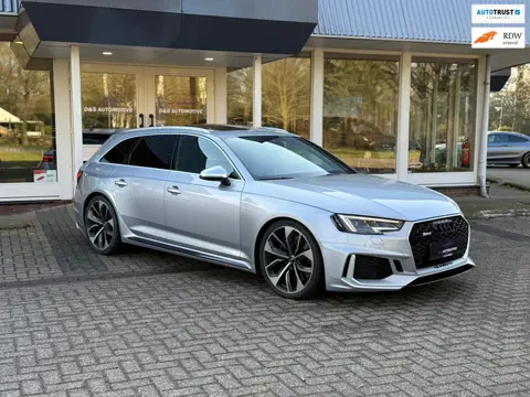 Audi RS 4 2.9 TFSI quattro /pano/massage/matrix led