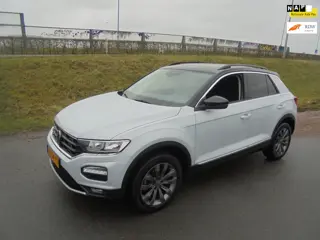 Volkswagen T-Roc Volkswagen T-Roc 1.5 Tsi automaat airco ecc lmv navigatie
