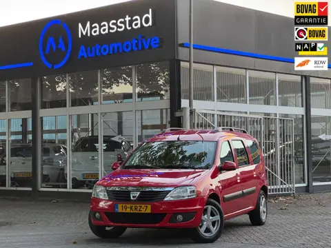 Dacia Logan MCV 1.6-16V Lauréate Ruime voertuig met een NWE APK