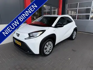 Toyota Aygo X 1.0 VVT-i S-CVT Play (bj 2023, automaat)