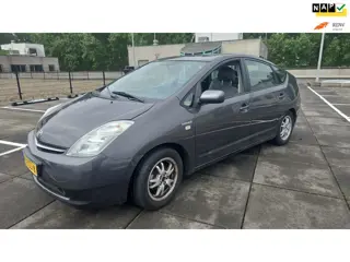 Toyota Prius €4950,-1.5 VVT-i Business Edition Apk 06/2027 Nap pas