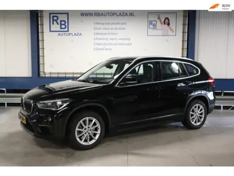 BMW X1 SDrive20i High Executive / AUTOMAAT / BLACK ON BLACK ! ! !