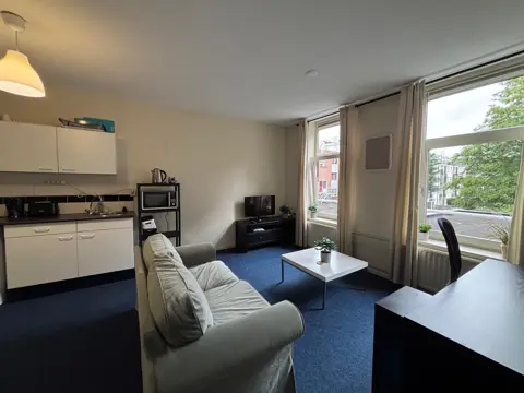 Woning aan de West-Kruiskade te Rotterdam