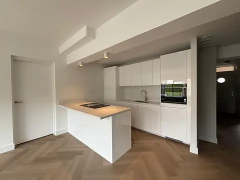 Woning aan de Kruiskade te Rotterdam