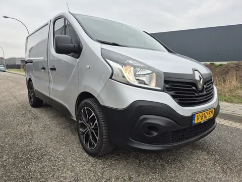 Renault Trafic 1.6 dCi T29 L1H1 Générique Navigatie / trekhaak / 3 zitplaatsen