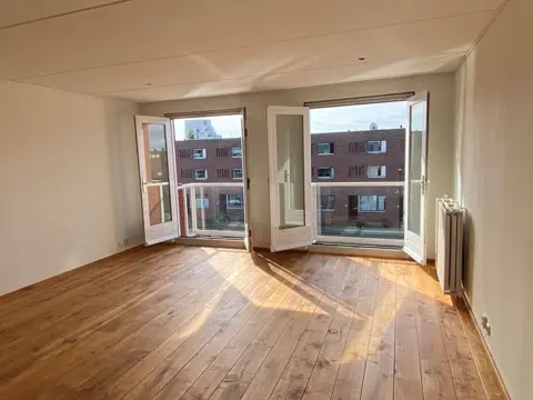 Woning aan de Scheepstimmermanstraat te Amsterdam