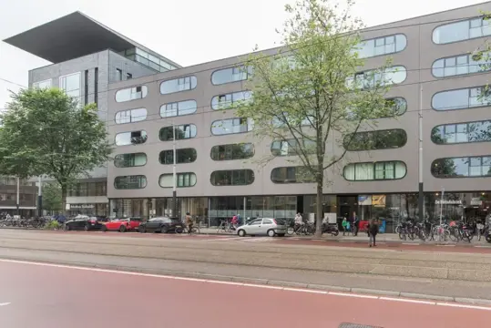 Woning aan de Sarphatistraat te Amsterdam