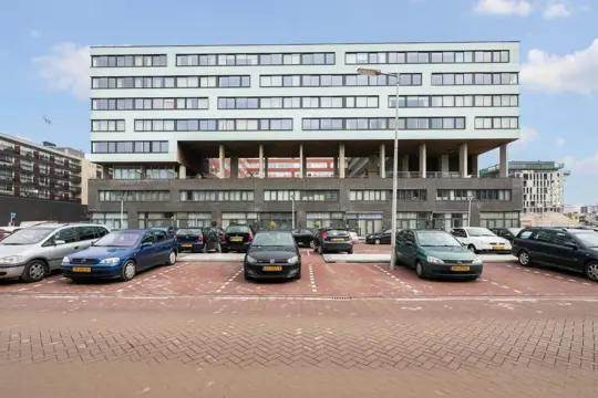 Woning aan de Van Suchtelen van de Haarestraat te Amsterdam