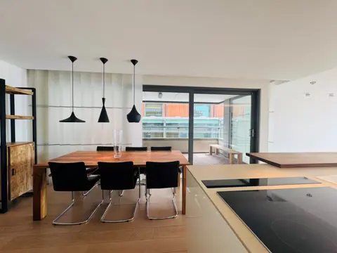 Woning aan de Willem Frederik Hermansstraat te Amsterdam