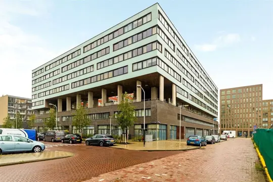 Woning aan de Martini van Geffenstraat te Amsterdam
