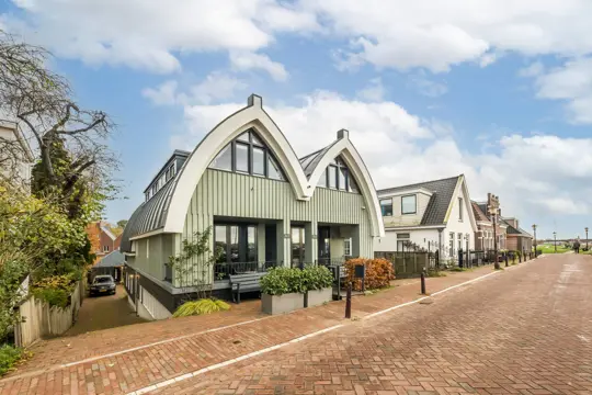 Woning aan de Schellingwouderdijk te Amsterdam