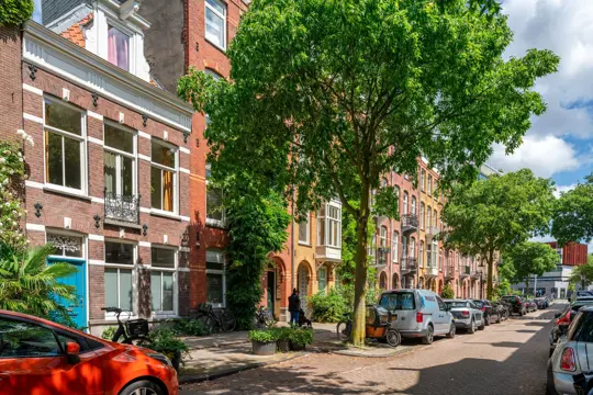 Woning aan de Gijsbrecht van Aemstelstraat te Amsterdam