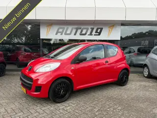 Peugeot 107 1.0-12V Petit Filou