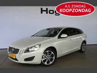 Volvo V60 1.6 T3 Kinetic Cruise control Clima Lichtmetaal Navigatie PDC 100% Onderhouden! Inruil Mog