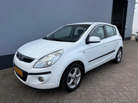 Hyundai I20 1.2i DynamicVersion 5-Deurs - LMV