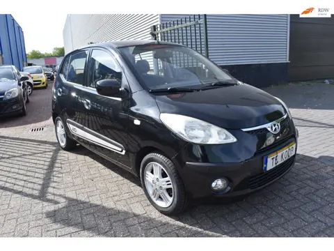 Hyundai I10 1.25i i-Catcher NIEUWE APK AIRCO 4 NIEUWE BANDEN