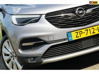 Opel Grandland X 1.2 Turbo Business Executive - Quartz Grey - Panorama/Sidesteps/Comfort seats
