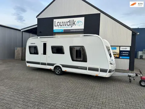 DETHLEFFS Nomad 530 DR ’17 (Queensbed, Mover)