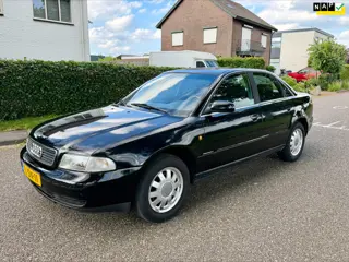 Audi A4 Limousine 1.8 5V Advance - Nieuwe APK