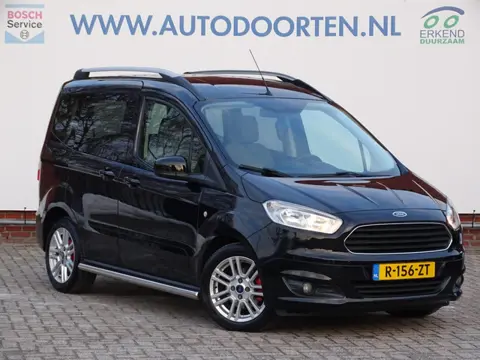 Ford Tourneo Courier 1.0 Titanium|Trekhaak|All Season|Sidebars|Zeer netjes
