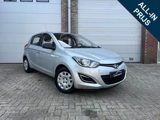 Hyundai i20 1.2i Business Edition Dealer oh/ (bj 2013)
