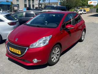 Peugeot 208 1.2 VTi Active AIRCO NAVI CRUISE TREKHAAK 2 X SLEUTELS