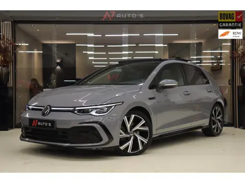 Volkswagen Golf 1.5 eTSI R-Line PANO/CAM/CARPLAY/KEYLES/IQ/ACC/DCC/VOL