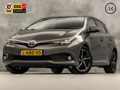 Toyota Auris 1.8 Hybrid Dynamic Automaat (NAVIGATIE, CAMERA, GETINT GLAS, SPORTSTOELEN, KEYLESS, TRE