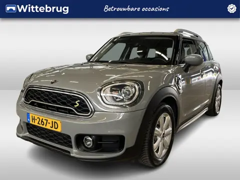 MINI Countryman 1.5 Cooper S E ALL4 225pk Salt Automaat Navigatie / 17"LM Velgen / LED verlichting /