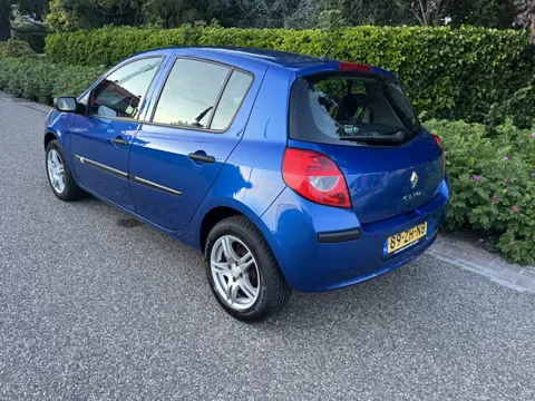 Renault Clio 1.2-16V Special Line Nieuwe apk (bj 2008)