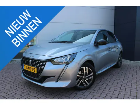 Peugeot 208 1.2 PureTech Style Airco Navi Camera Carplay Dealer onderhouden