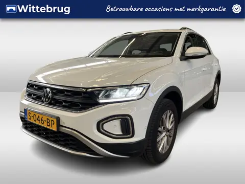 Volkswagen T-Roc 1.0 TSI Life Trekhaak / App-connect / Parkeersensoren / 16"LM velgen / Virtual Cock