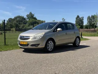 Opel Corsa 1.4-16V Cosmo | AIRCO | CRUISECONTROL | TREKHAAK