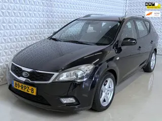 Kia Cee'd Sporty Wagon 1.4 CVVT Navigator Plus Pack (2011)