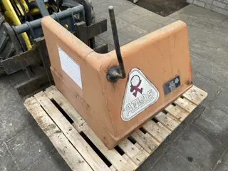 Atlas 1500 - 1302 Vorne Rechts voor kap haube (bj 1975)