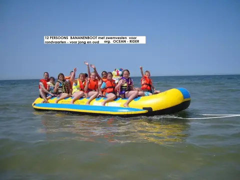 BANANEN BOOT voor max 12 personen Rondvaart -Org.Ocean Rider voor jong en oud INCL. ZWEMVESTEN
