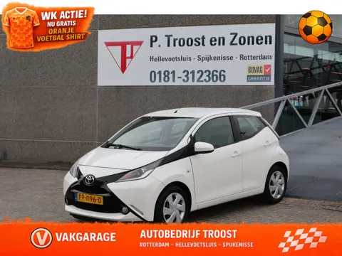 Toyota Aygo 1.0 VVT-i x-play Achteruitrijcamera/App connect/Airco/Orig. NL auto/Begrenzer