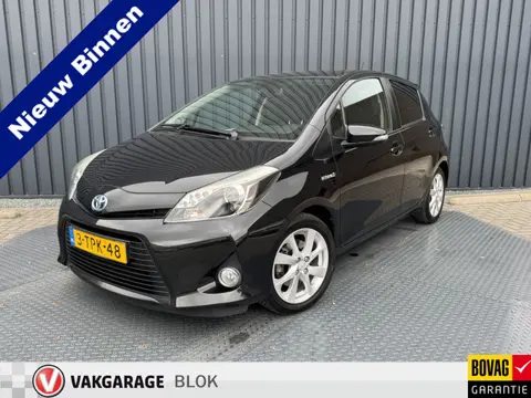 Toyota Yaris 1.5 Hybrid Dynamic | Panodak | Navi | Camera | Prijs Rijklaar!!