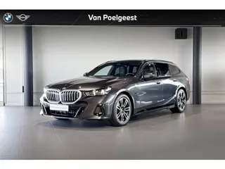 BMW 5 Serie Touring 530e | M Sport | Glazen Panoramadak | Stoelverwarming | Achteruitrijcamera | Tre