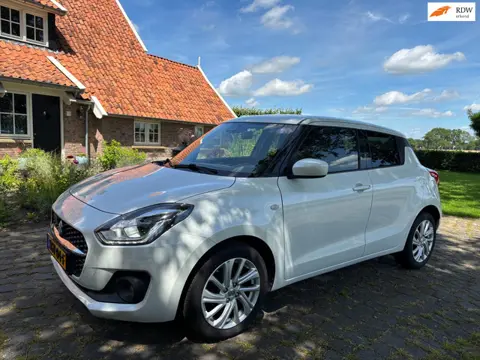 Suzuki SWIFT 1.2 Style Smart Hybrid
