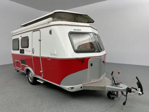 Eriba Touring Troll 530 Rockabilly Cassetteluifel Mover