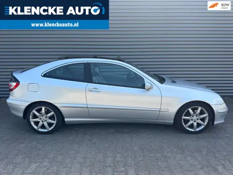 Mercedes-Benz C-klasse Sportcoupé 180 K AUTOMAAT Panoramadak Leer Cruise ctrl Schuifdak 269.296km